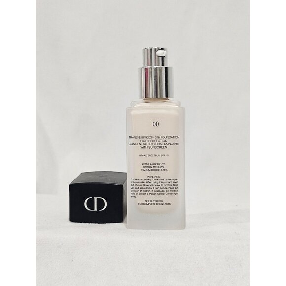 New Dior Forever Foundation. It is a long-wearing, transfer-proof foundation. - Picture 1 of 2